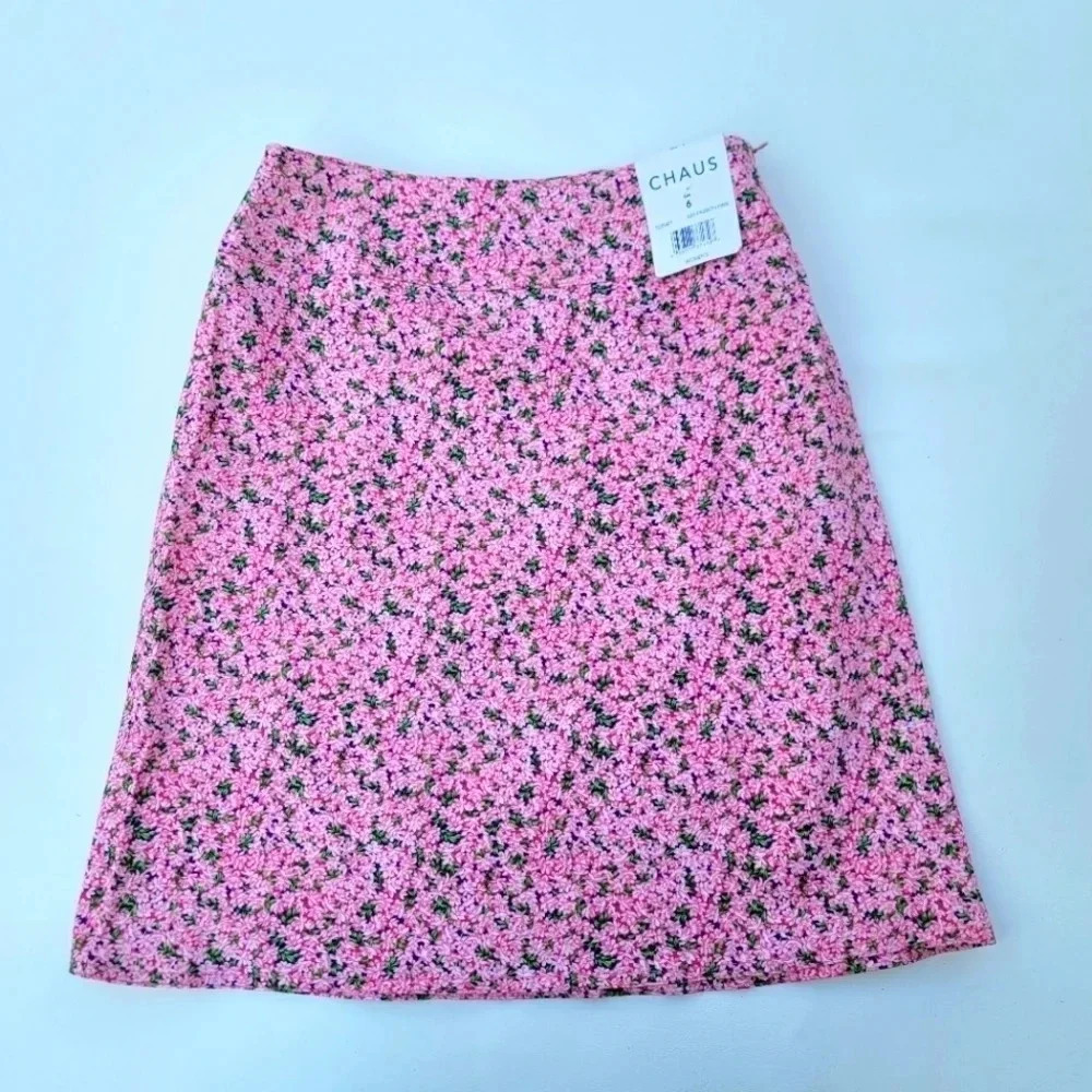 NWT Chaus Skirt Woman's Pink Floral Skirt Size 6 Stretch Side Zip Cotton Spandex